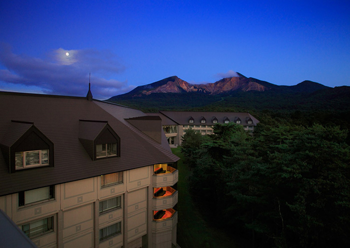 外観／夕暮れ。昼間とは違う景色を楽しめます。
