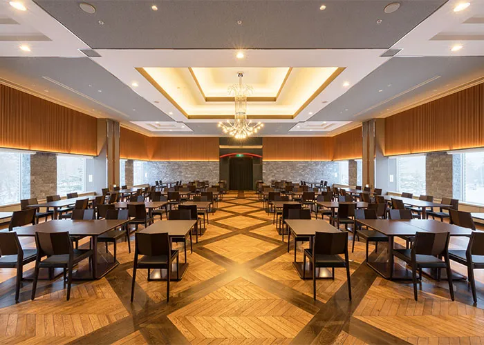 中宴会場「桃源」