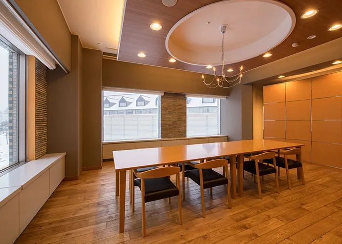 中宴会場「桃源」とうげん