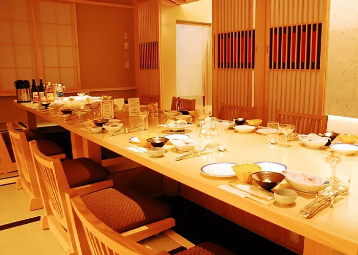 小宴会場「瑠璃」